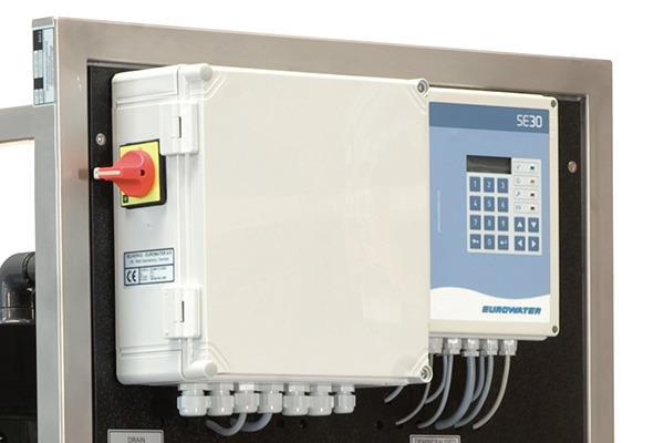 SE30 control system for compact RO