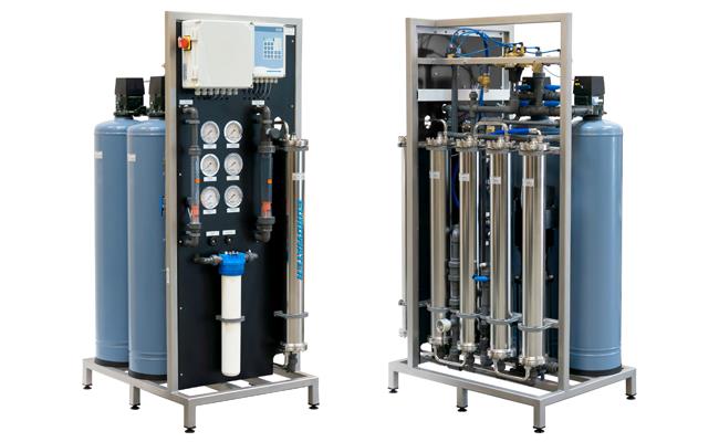 Compact reverse osmosis unit with pretreatment